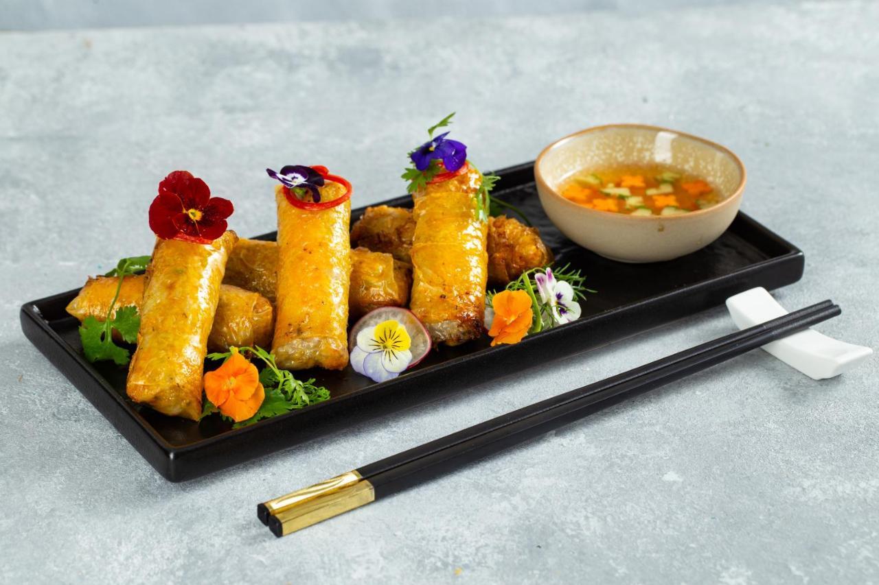 The Oriental Jade Hotel Hanoi Kültér fotó A plate of Vietnamese spring rolls