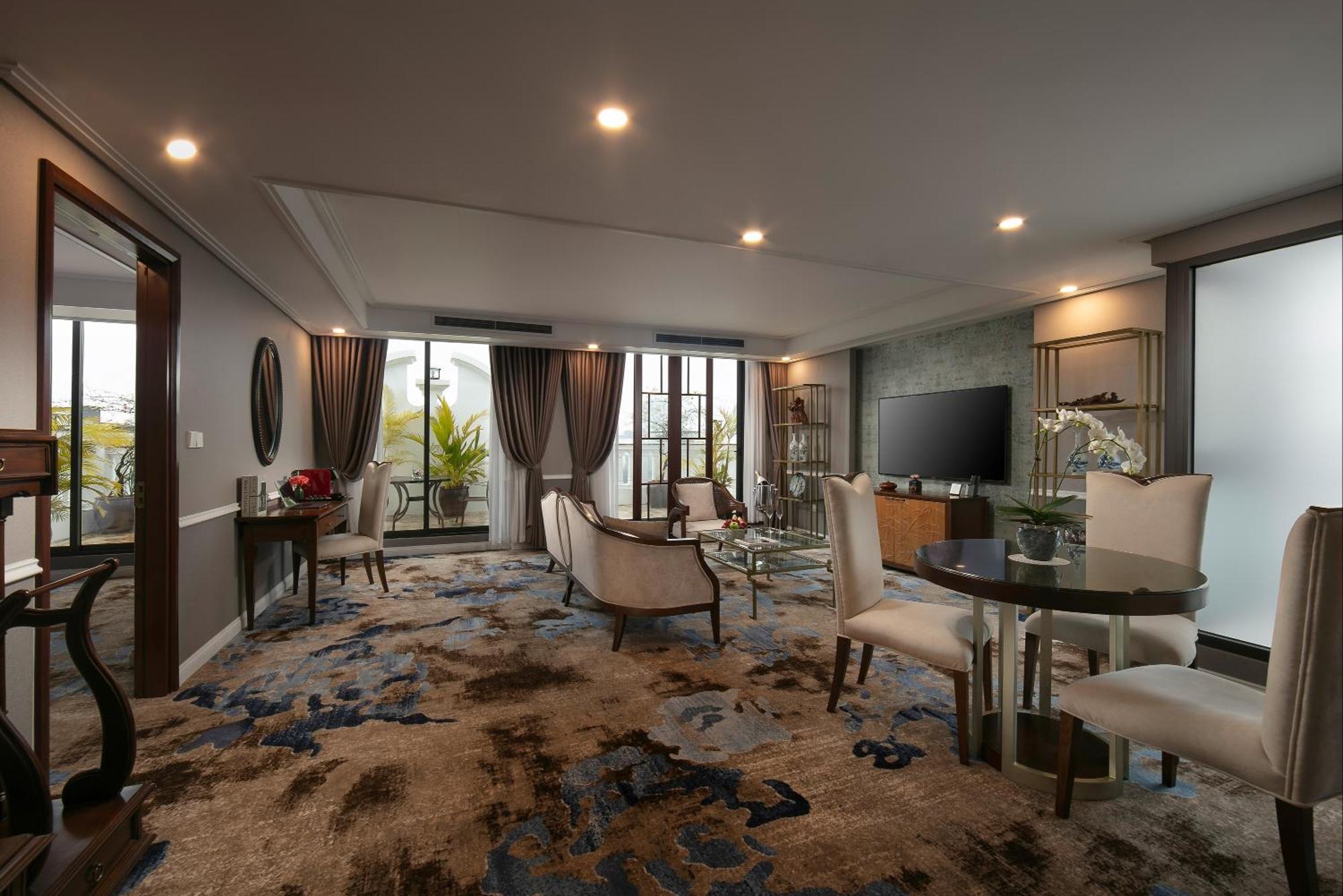 The Oriental Jade Hotel Hanoi Kültér fotó A suite at the hotel
