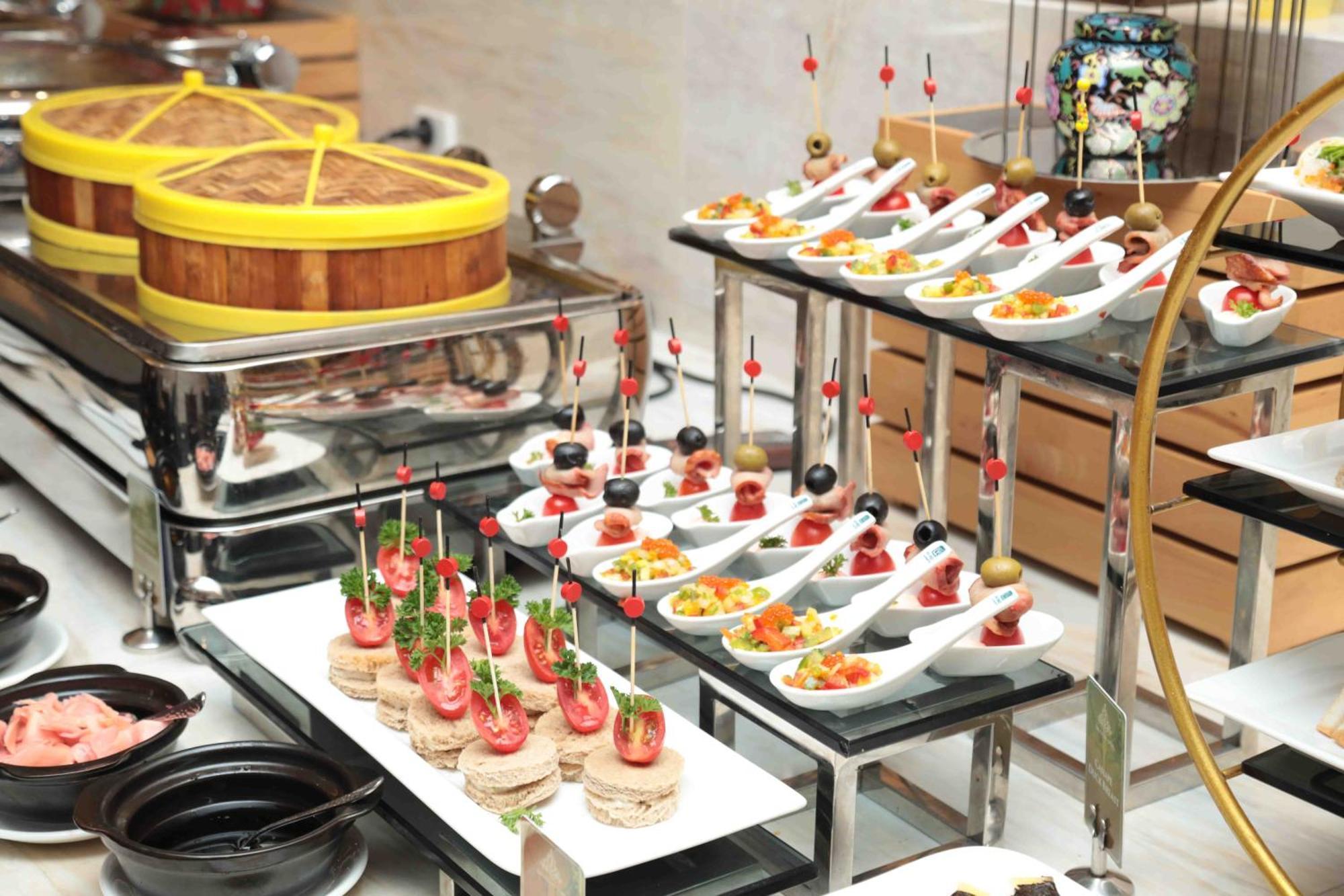 The Oriental Jade Hotel Hanoi Kültér fotó A buffet